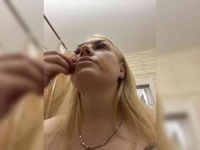 RobinLili webcam
