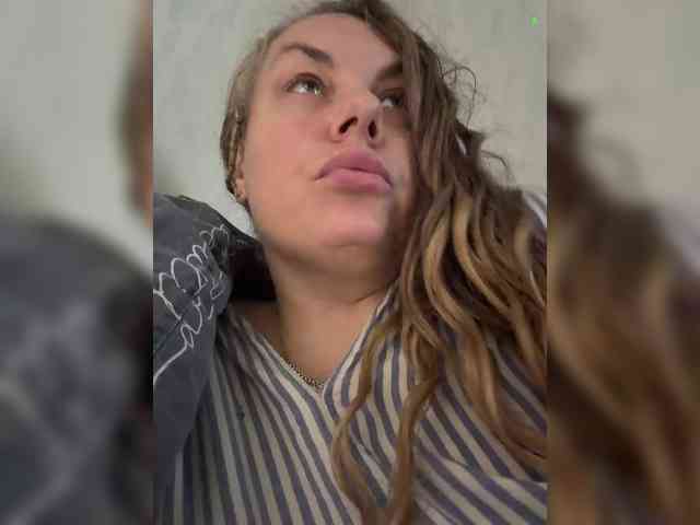 RobinLili webcam