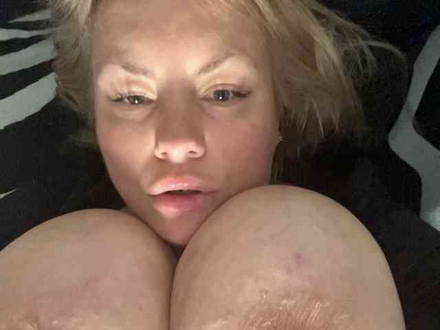 RobinLili webcam