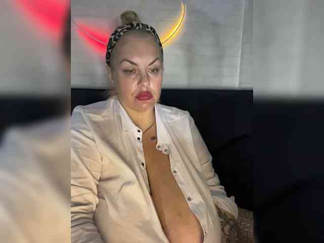 RobinLili webcam