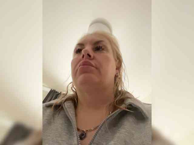 RobinLili webcam