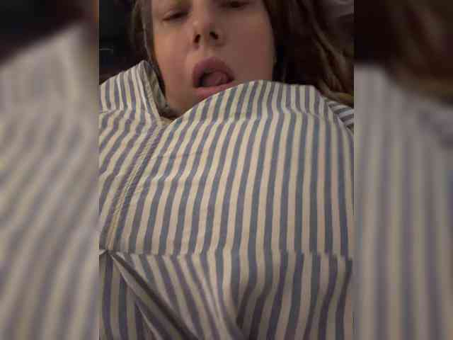 RobinLili webcam