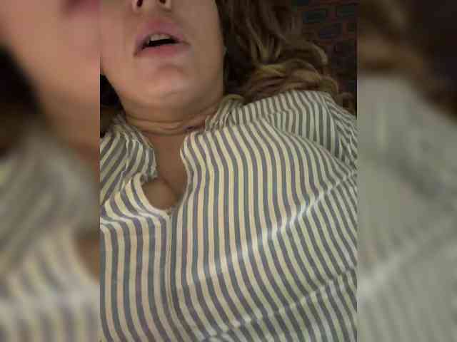 RobinLili webcam