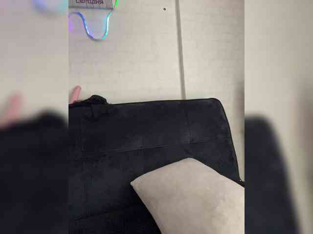 RobinLili webcam