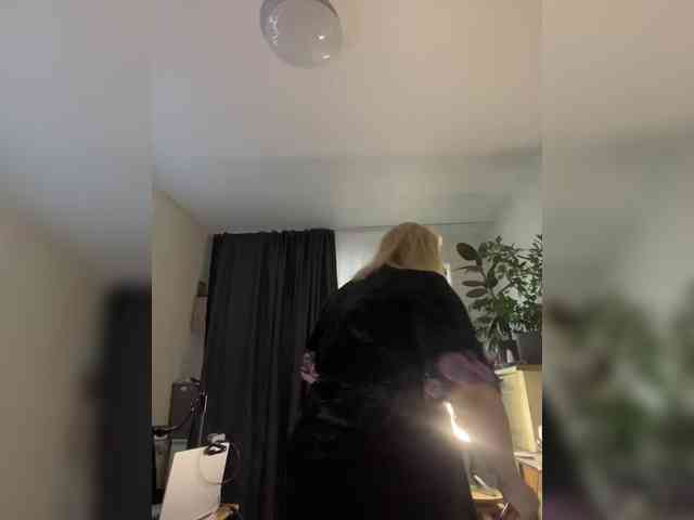 RobinLili webcam