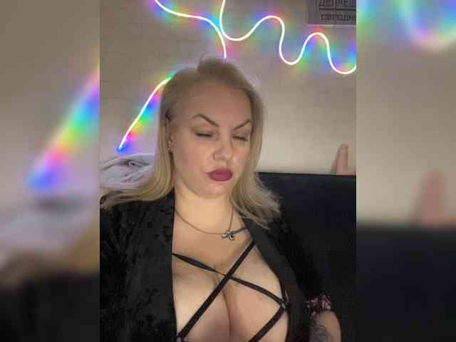 RobinLili webcam
