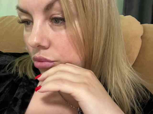 RobinLili webcam