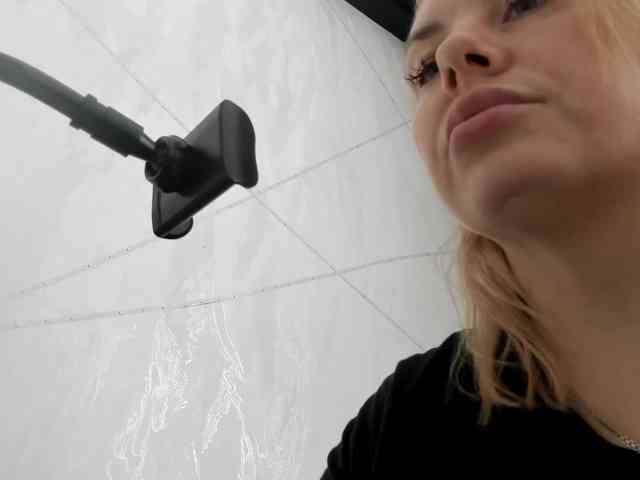 RobinLili webcam