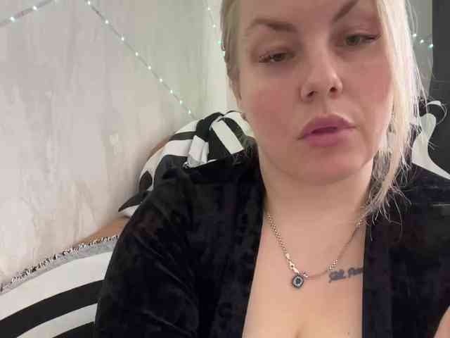 RobinLili webcam