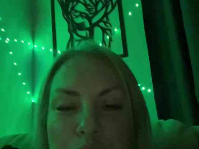 RobinLili webcam