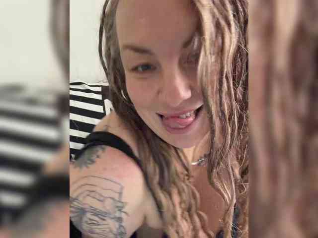 RobinLili webcam