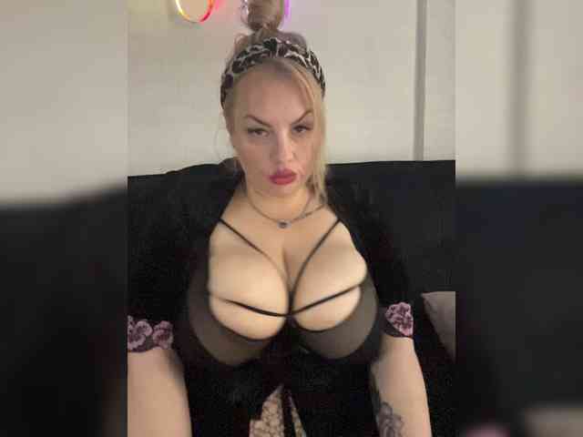RobinLili webcam
