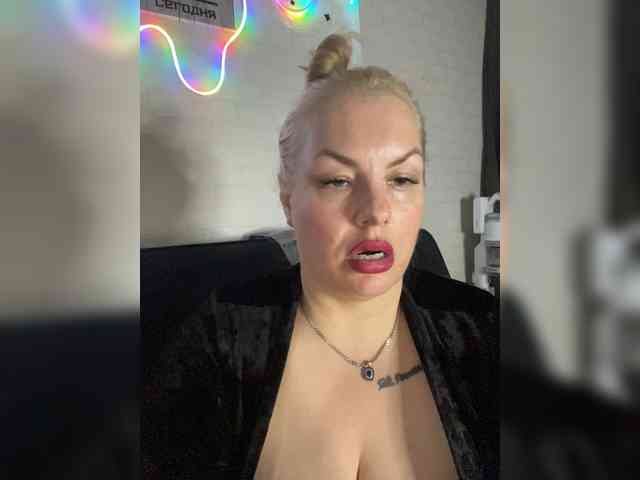 RobinLili webcam
