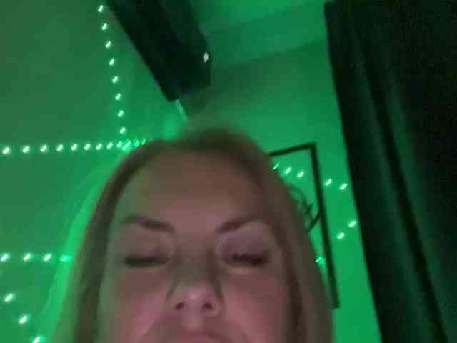 RobinLili webcam