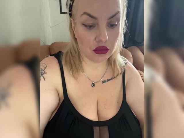 RobinLili webcam