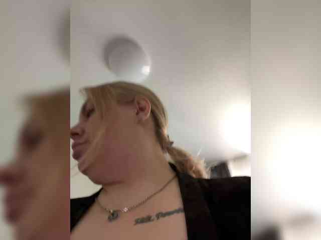 RobinLili webcam