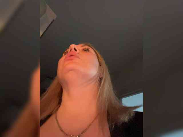 RobinLili webcam