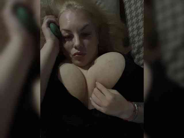 RobinLili webcam