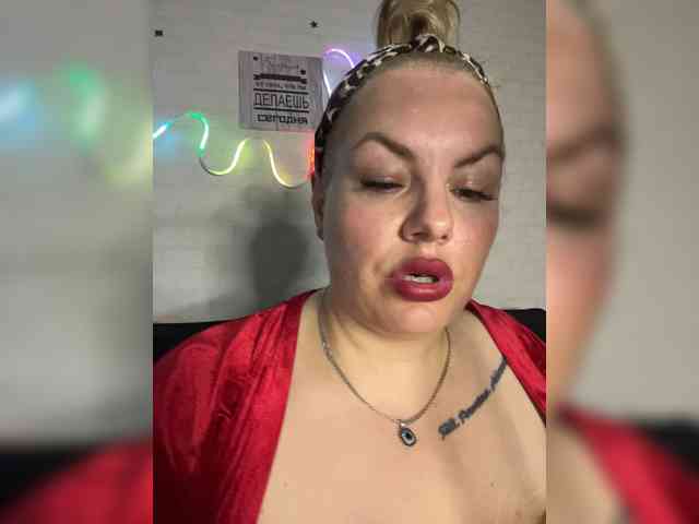 RobinLili webcam