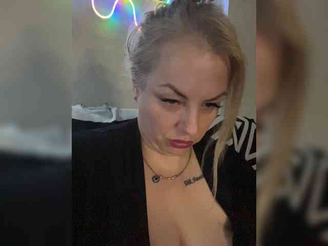 RobinLili webcam