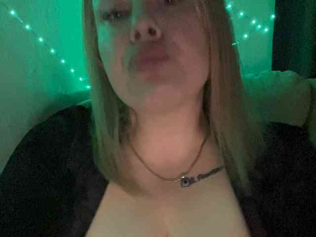 RobinLili webcam