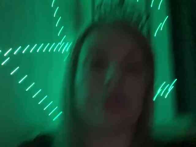 RobinLili webcam