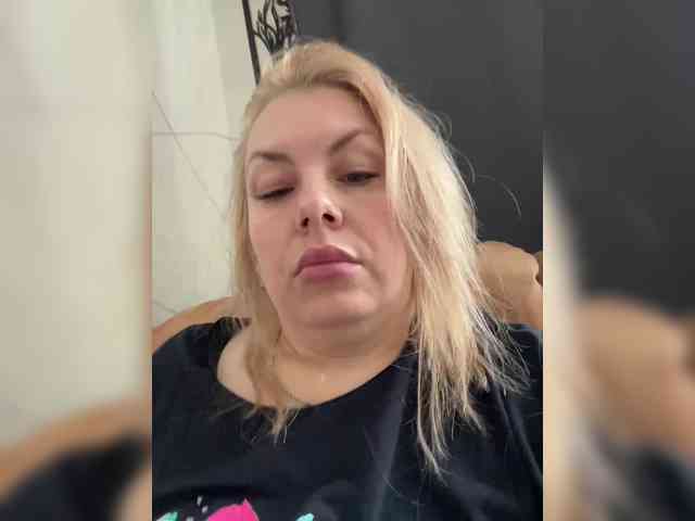 RobinLili webcam