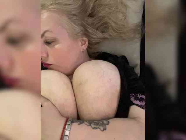 RobinLili Live Webcam on BongaCams