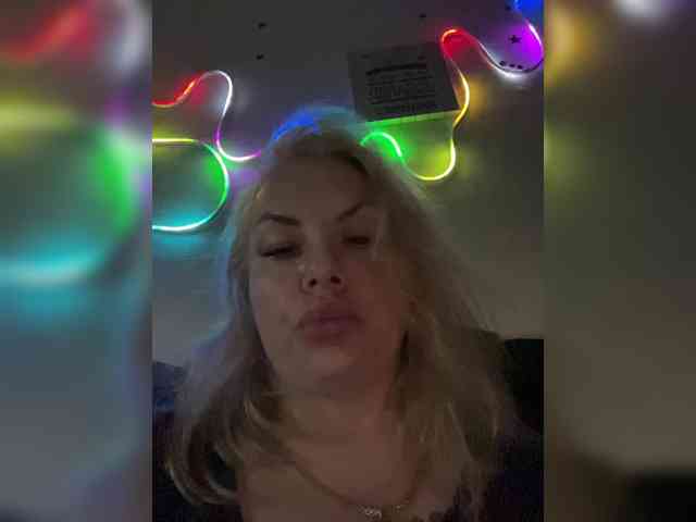 RobinLili webcam