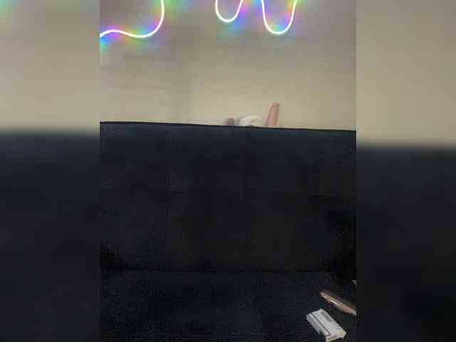 RobinLili webcam