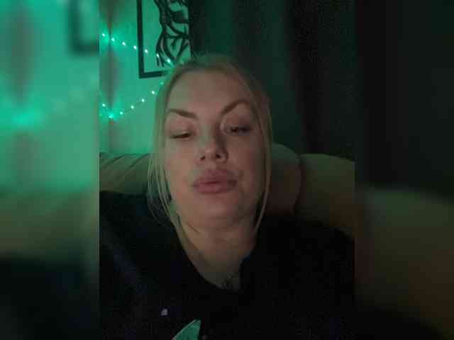 RobinLili webcam