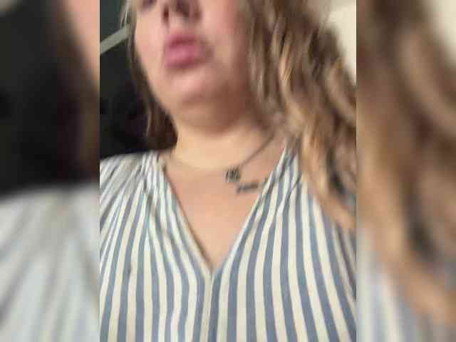 RobinLili webcam