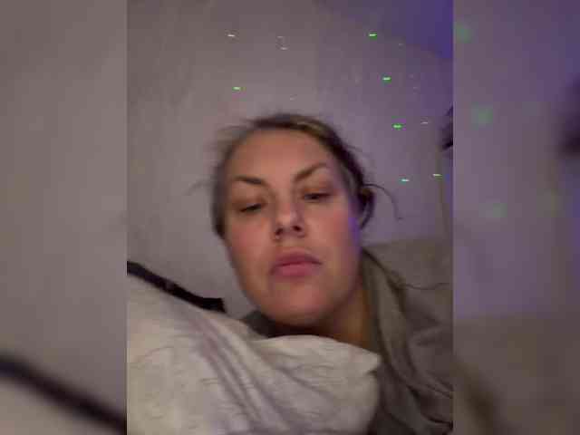 RobinLili webcam
