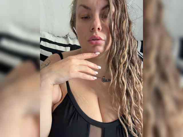 RobinLili webcam