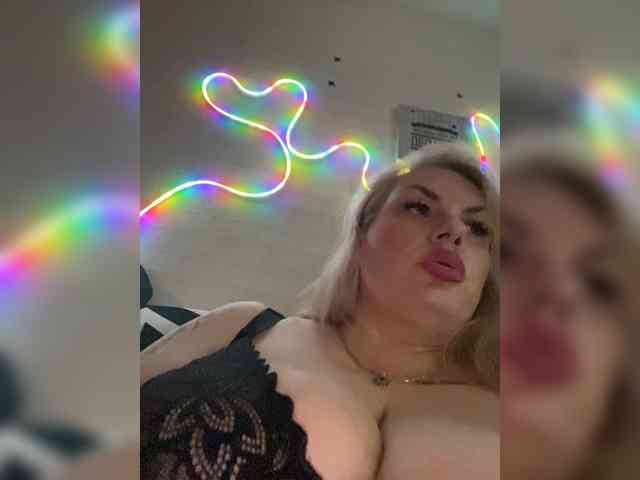RobinLili webcam