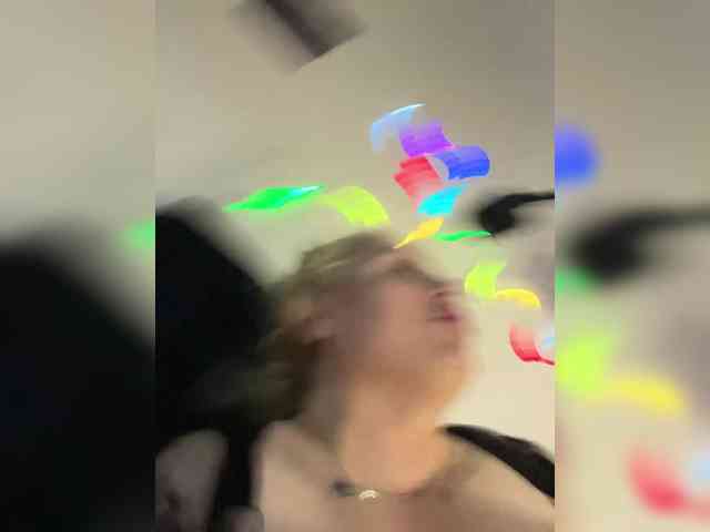 RobinLili webcam