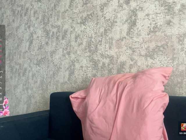 DeettaSkow live webcam show