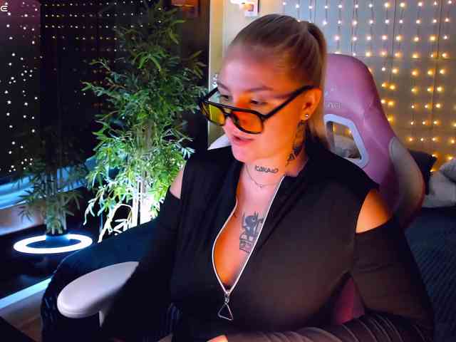 Debbie-Taylor webcam