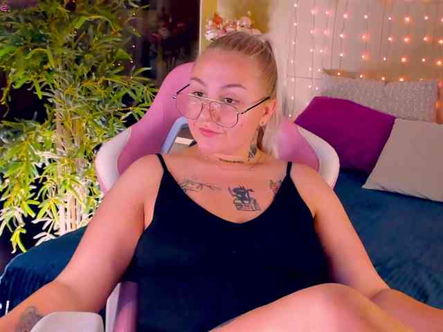 Debbie-Taylor webcam