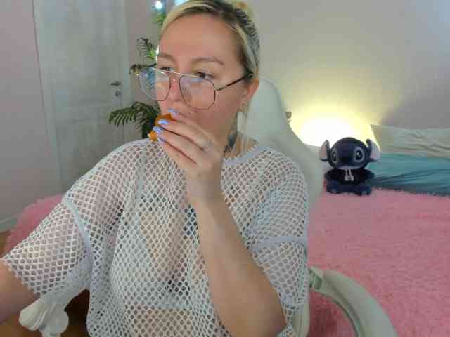 Debbie-Taylor webcam