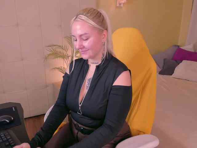 Debbie-Taylor webcam