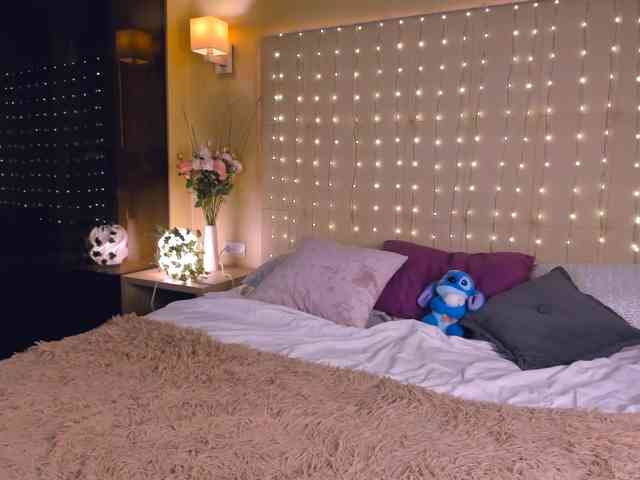 Debbie-Taylor webcam