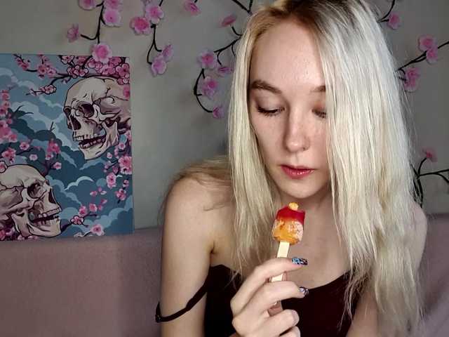 MisaMew live webcam show