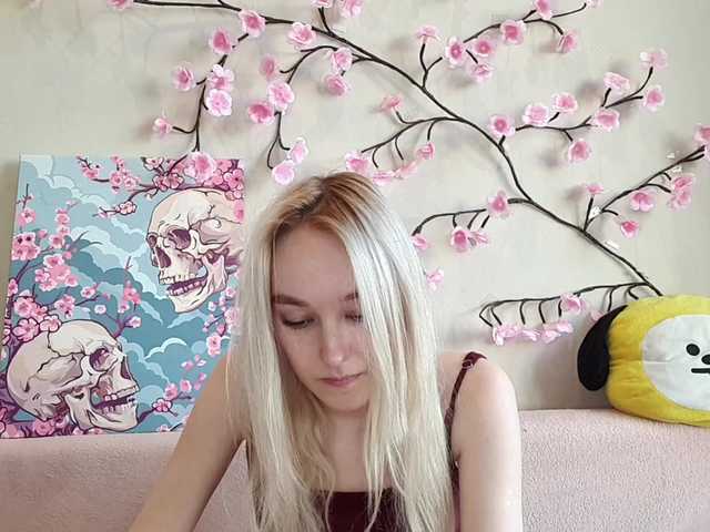 MisaMew live webcam show