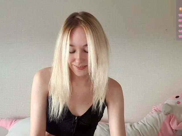 MisaMew, en directo ahora en BongaCams