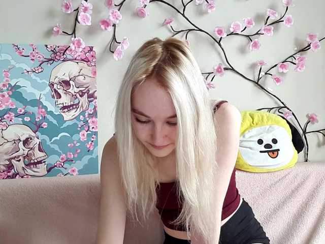 MisaMew live webcam show