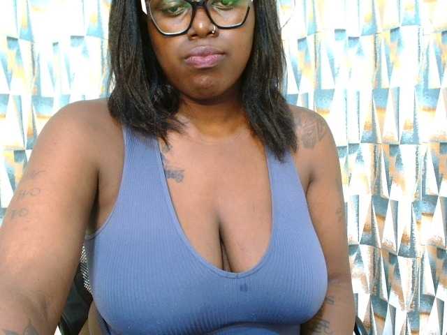 SexxinessEmi