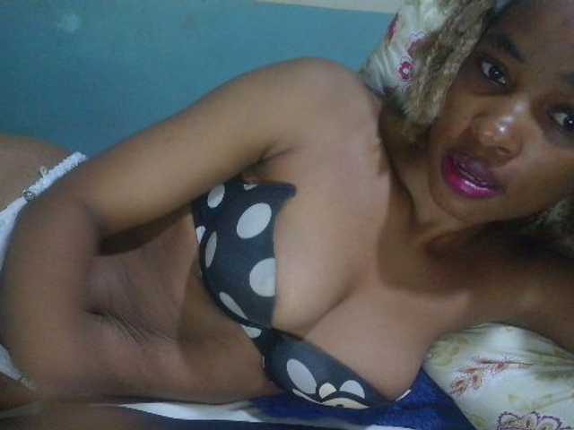 delicacylicious live cam on BongaCams