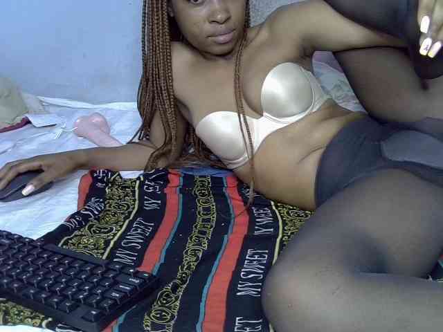 delicacylicious Live Webcam on BongaCams
