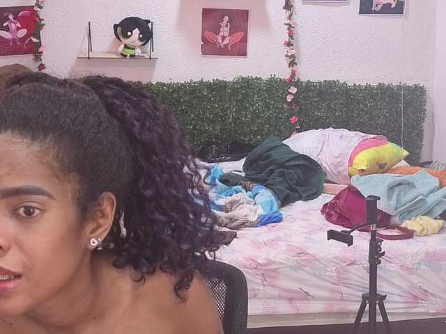 Thianahorny live webcam show